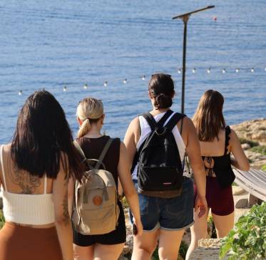 Evelyn, Lisa, Paola, Anna, Selina und Ena auf Malta